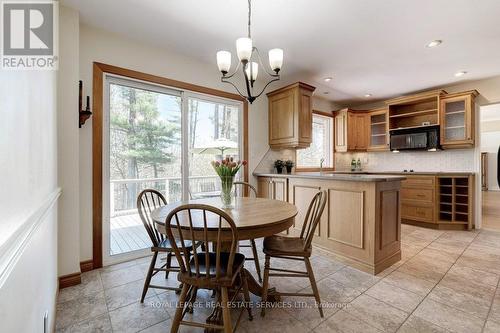 1527 Green Glade, Mississauga, ON - Indoor Photo Showing Dining Room