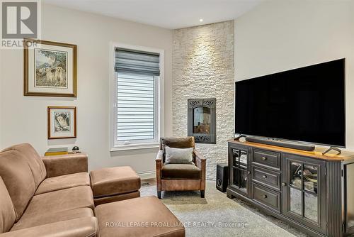 25 Brinton Drive, Peterborough (Otonabee), ON - Indoor Photo Showing Living Room