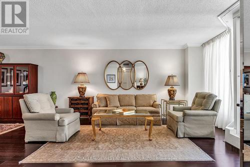 3402 - 2045 Lake Shore Boulevard W, Toronto (Mimico), ON - Indoor Photo Showing Living Room