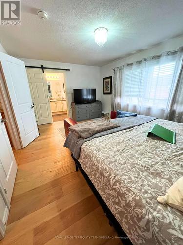 1516 Farrow Crescent, Innisfil, ON - Indoor Photo Showing Bedroom