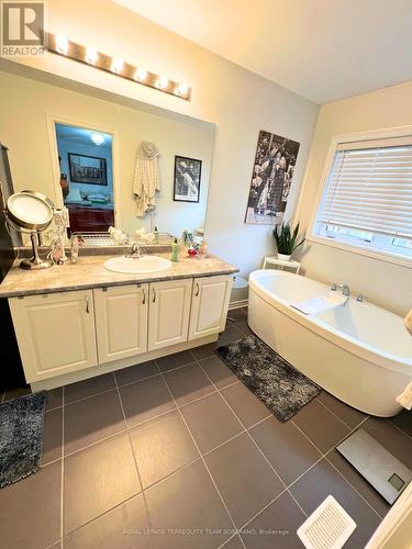 1516 Farrow Crescent, Innisfil, ON - Indoor Photo Showing Bathroom