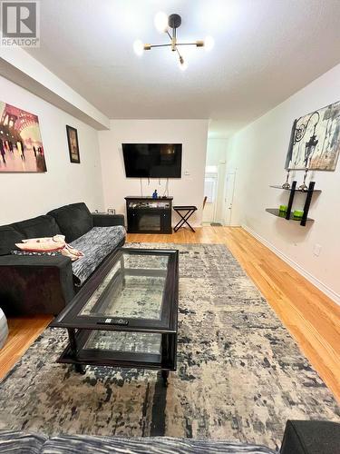 1516 Farrow Crescent, Innisfil, ON - Indoor Photo Showing Living Room