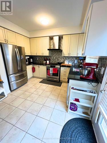 1516 Farrow Crescent, Innisfil, ON - Indoor Photo Showing Kitchen