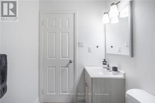 8 - 596 Grey Street, Brant, ON - Indoor Photo Showing Bathroom