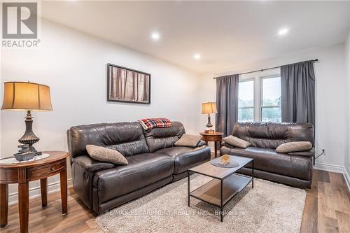 8 - 596 Grey Street, Brant, ON - Indoor Photo Showing Living Room