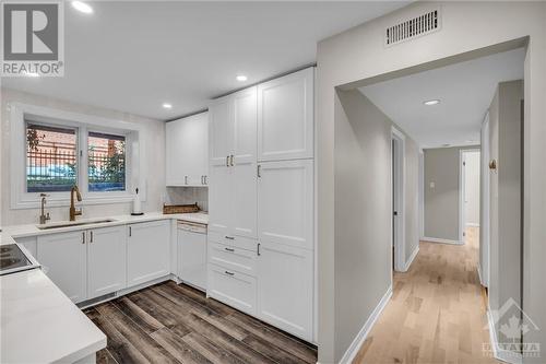 33 Charles Street Unit#1, Ottawa, ON - Indoor Photo Showing Kitchen