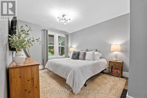 5 Parkside Drive, Brantford, ON - Indoor Photo Showing Bedroom