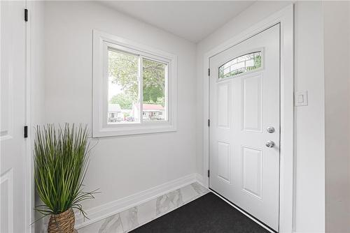 276 Ivon Avenue, Hamilton, ON - Indoor Photo Showing Other Room