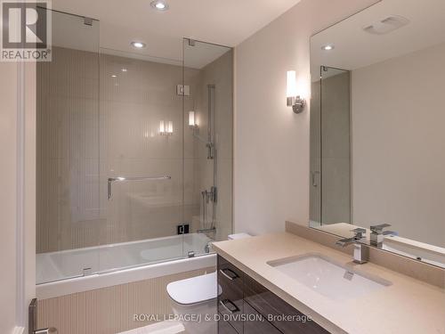 161 Alexandra Boulevard, Toronto, ON - Indoor Photo Showing Bathroom