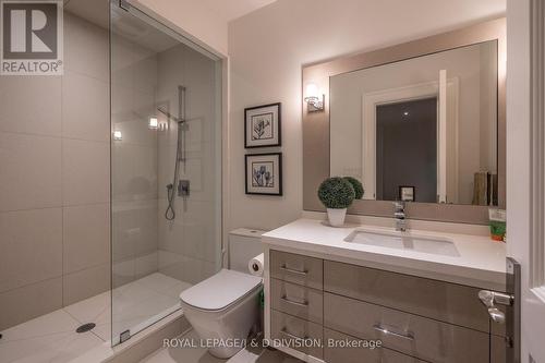 161 Alexandra Boulevard, Toronto, ON - Indoor Photo Showing Bathroom