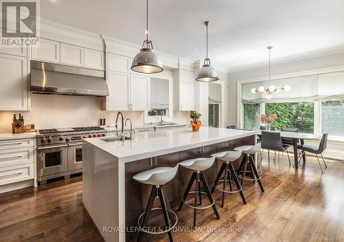 161 Alexandra Boulevard, Toronto, ON - Indoor Photo Showing Kitchen With Upgraded Kitchen