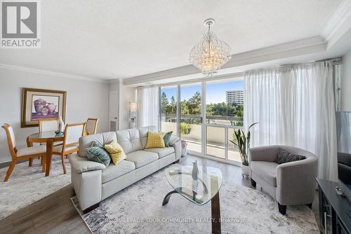 511 - 8111 Yonge Street, Markham, ON - Indoor Photo Showing Living Room