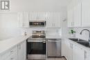 511 - 8111 Yonge Street, Markham, ON  - Indoor Photo Showing Kitchen With Double Sink With Upgraded Kitchen 