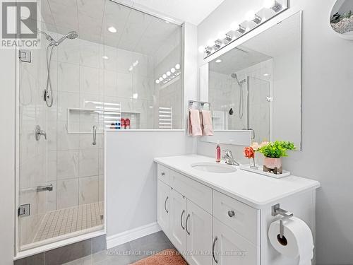 63 John Brabson Crescent, Guelph, ON - Indoor Photo Showing Bathroom