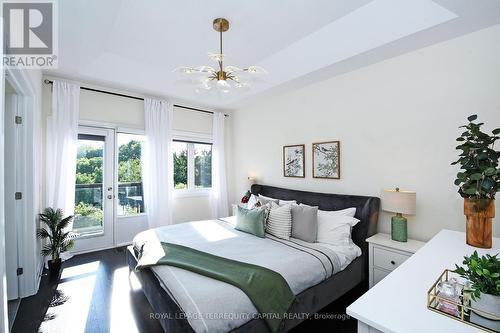 62 Duncombe Lane, Richmond Hill, ON - Indoor Photo Showing Bedroom