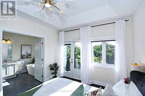 62 Duncombe Lane, Richmond Hill, ON - Indoor Photo Showing Bedroom