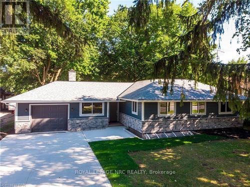 6611 Oneil Street, Niagara Falls, ON - Outdoor With Deck Patio Veranda