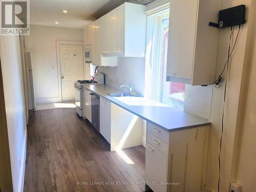 3 - 221 River Street, Toronto (Cabbagetown-South St. James Town), ON - Indoor Photo Showing Kitchen