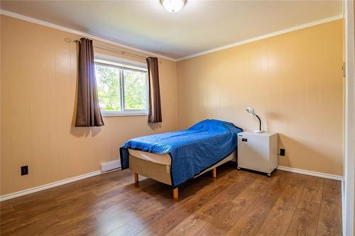 428 Epsilon Avenue, Winnipeg Beach, MB - Indoor Photo Showing Bedroom