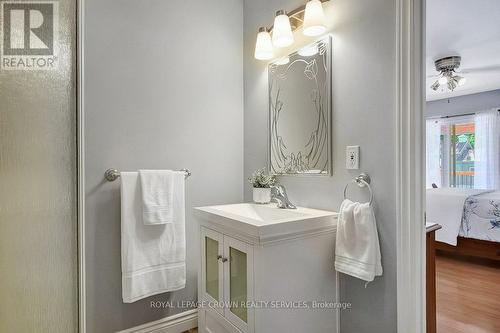 17 Liberty Drive, Cambridge, ON - Indoor Photo Showing Bathroom