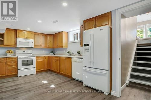 17 Liberty Drive, Cambridge, ON - Indoor Photo Showing Kitchen