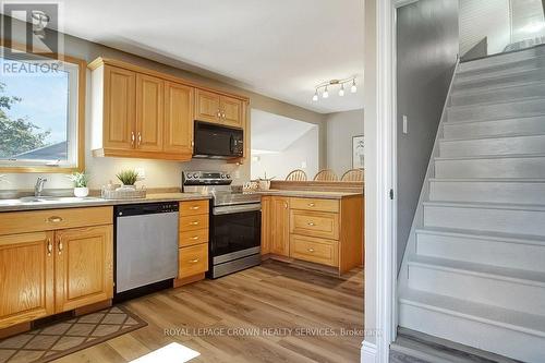 17 Liberty Drive, Cambridge, ON - Indoor Photo Showing Kitchen