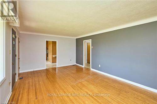 489 Memorial Drive, Pelham, ON - Indoor Photo Showing Other Room