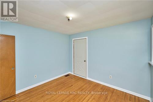 489 Memorial Drive, Pelham, ON - Indoor Photo Showing Other Room