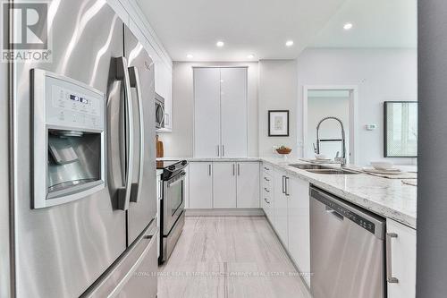 Ph2803 - 3985 Grand Park Drive, Mississauga, ON - Indoor Photo Showing Kitchen With Upgraded Kitchen