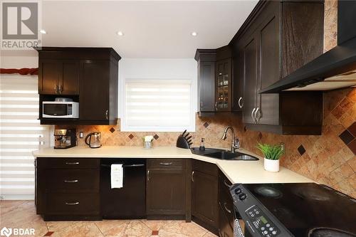 32 Coniston Avenue, Brampton, ON - Indoor Photo Showing Kitchen