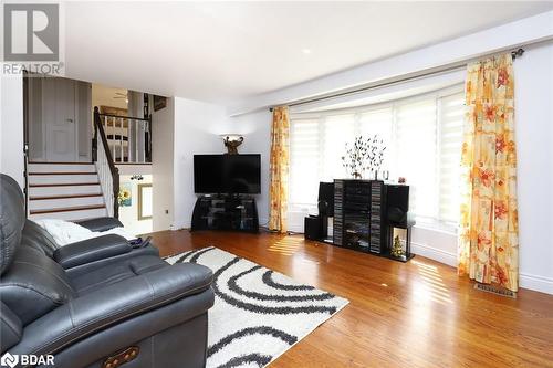 32 Coniston Avenue, Brampton, ON - Indoor Photo Showing Living Room