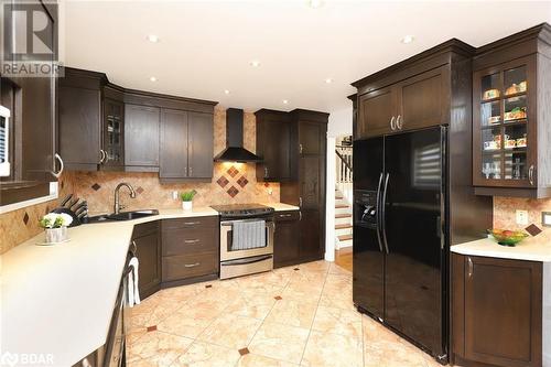 32 Coniston Avenue, Brampton, ON - Indoor Photo Showing Kitchen With Upgraded Kitchen