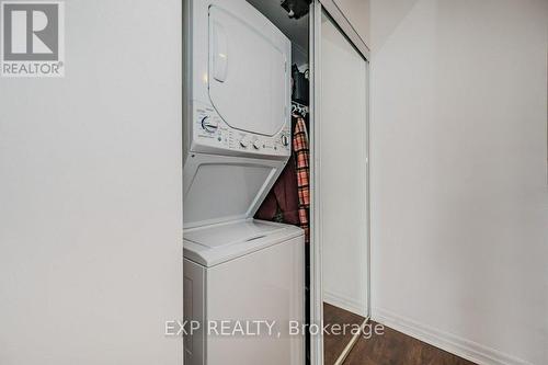 904 - 1940 Ironstone Drive, Burlington, ON - Indoor Photo Showing Laundry Room