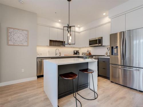 608-967 Whirlaway Cres, Langford, BC - Indoor Photo Showing Kitchen With Upgraded Kitchen