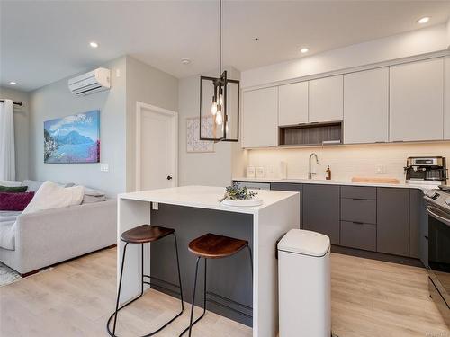 608-967 Whirlaway Cres, Langford, BC - Indoor Photo Showing Kitchen