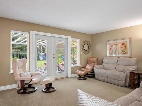 14-2006 Sierra Dr, Campbell River, BC - Indoor Photo Showing Living Room