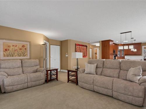 14-2006 Sierra Dr, Campbell River, BC - Indoor Photo Showing Living Room