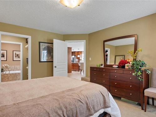 14-2006 Sierra Dr, Campbell River, BC - Indoor Photo Showing Bedroom