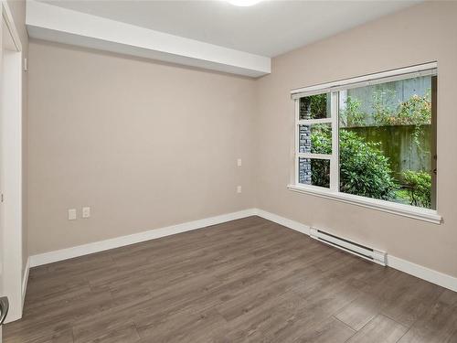 102-1018 Inverness Rd, Saanich, BC - Indoor Photo Showing Other Room