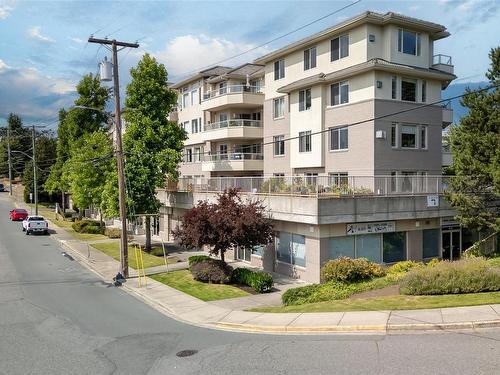 1-40 Cadillac Ave, Saanich, BC 