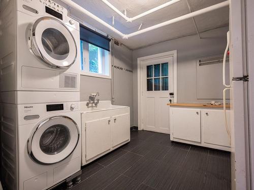 Laundry room - 4641 Av. Lacombe, Montréal (Côte-Des-Neiges/Notre-Dame-De-Grâce), QC 