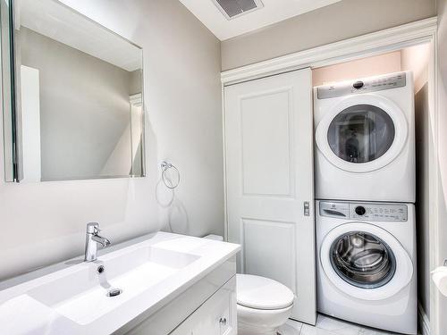 Salle de lavage - 7039 Av. Bloomfield, Montréal (Villeray/Saint-Michel/Parc-Extension), QC - Indoor Photo Showing Laundry Room