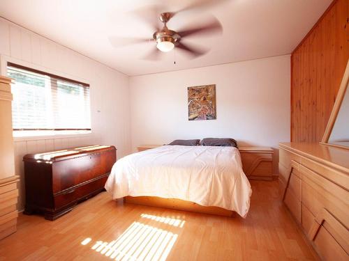 Chambre Ã  coucher principale - 356 Ch. De La Rivière-Des-Fèves S., Saint-Urbain-Premier, QC - Indoor Photo Showing Bedroom