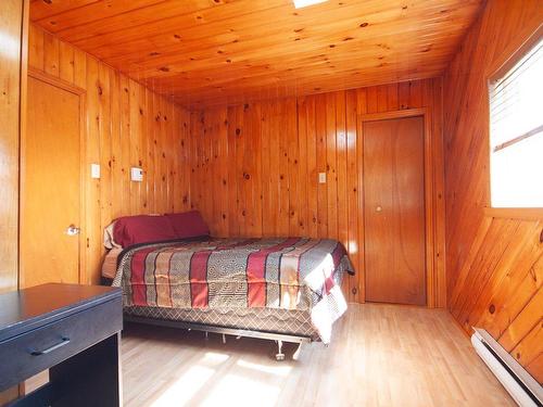 Chambre Ã Â coucher - 356 Ch. De La Rivière-Des-Fèves S., Saint-Urbain-Premier, QC - Indoor Photo Showing Bedroom