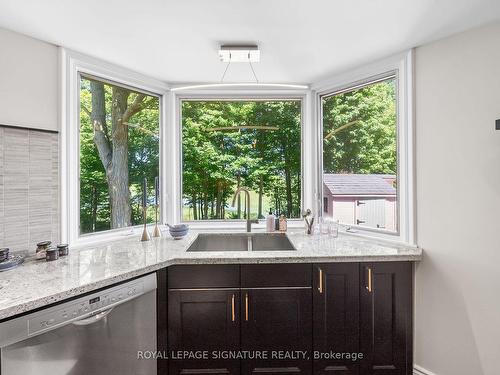 241 Rouge Hills Dr, Toronto, ON - Indoor Photo Showing Kitchen