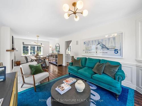 241 Rouge Hills Dr, Toronto, ON - Indoor Photo Showing Living Room