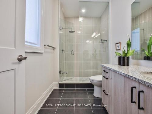 2302 Hyacinth Cres, Oakville, ON - Indoor Photo Showing Bathroom