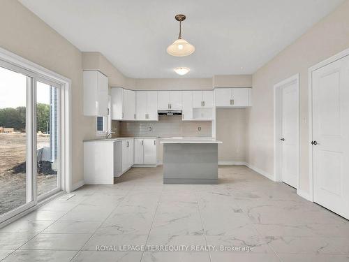 230 Beechwood Forest Lane, Gravenhurst, ON - Indoor Photo Showing Kitchen