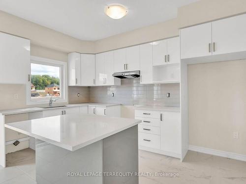 230 Beechwood Forest Lane, Gravenhurst, ON - Indoor Photo Showing Kitchen