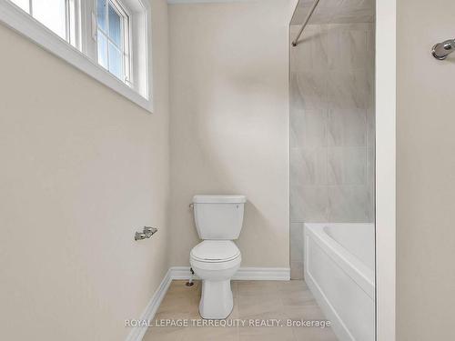 230 Beechwood Forest Lane, Gravenhurst, ON - Indoor Photo Showing Bathroom